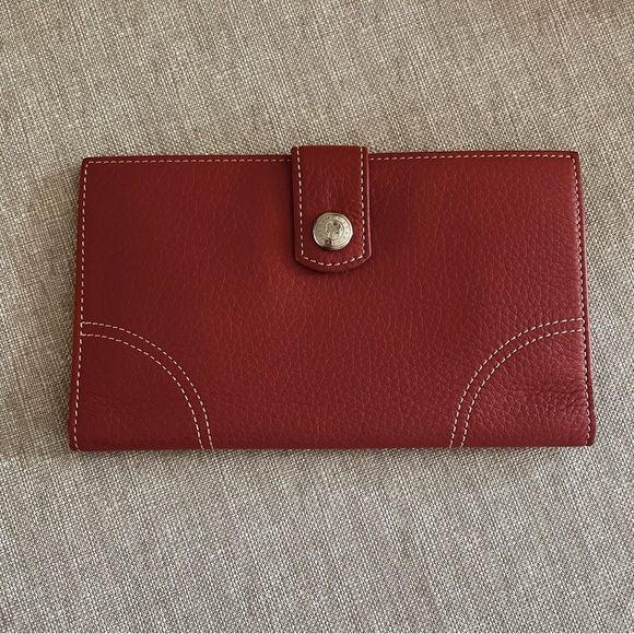 Longchamp Handbags - Longchamp Slim Wallet